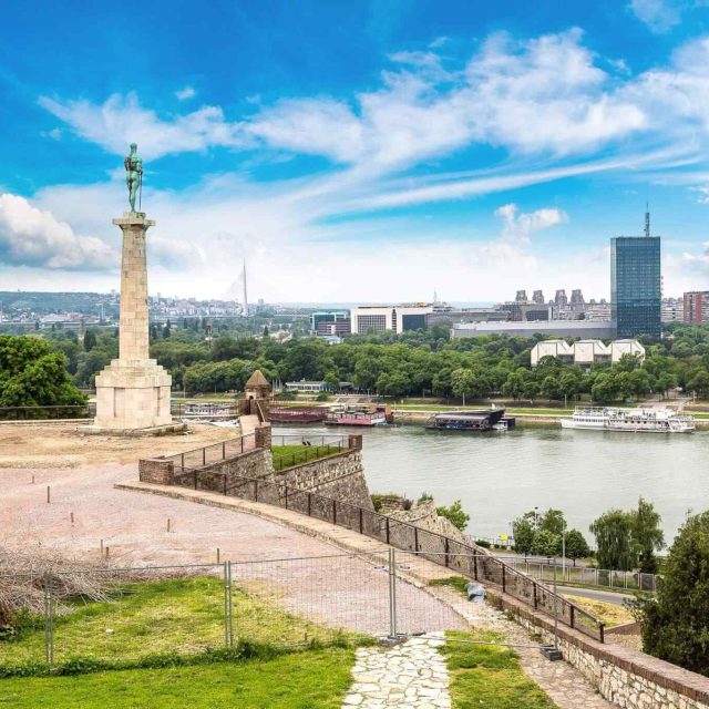 https://2host.app/wp-content/uploads/2018/09/destination-belgrade-06-640x640.jpg