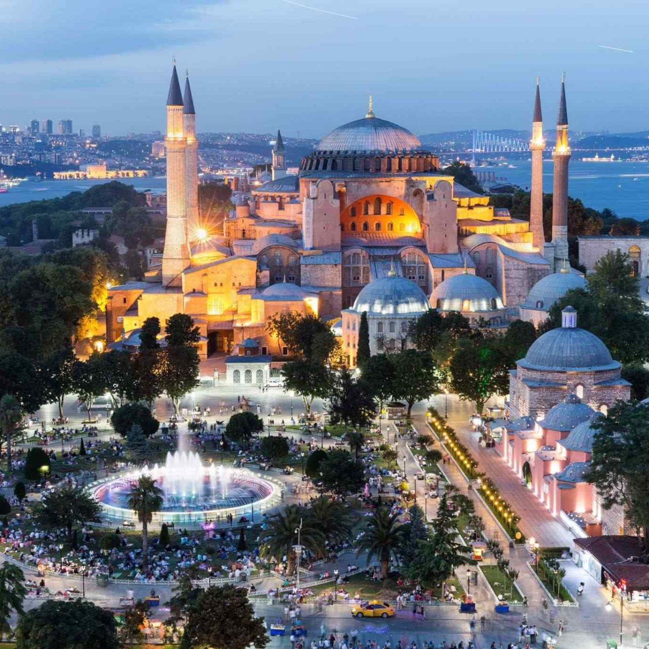 https://2host.app/wp-content/uploads/2018/09/destination-istanbul-02-1280x1280.jpg