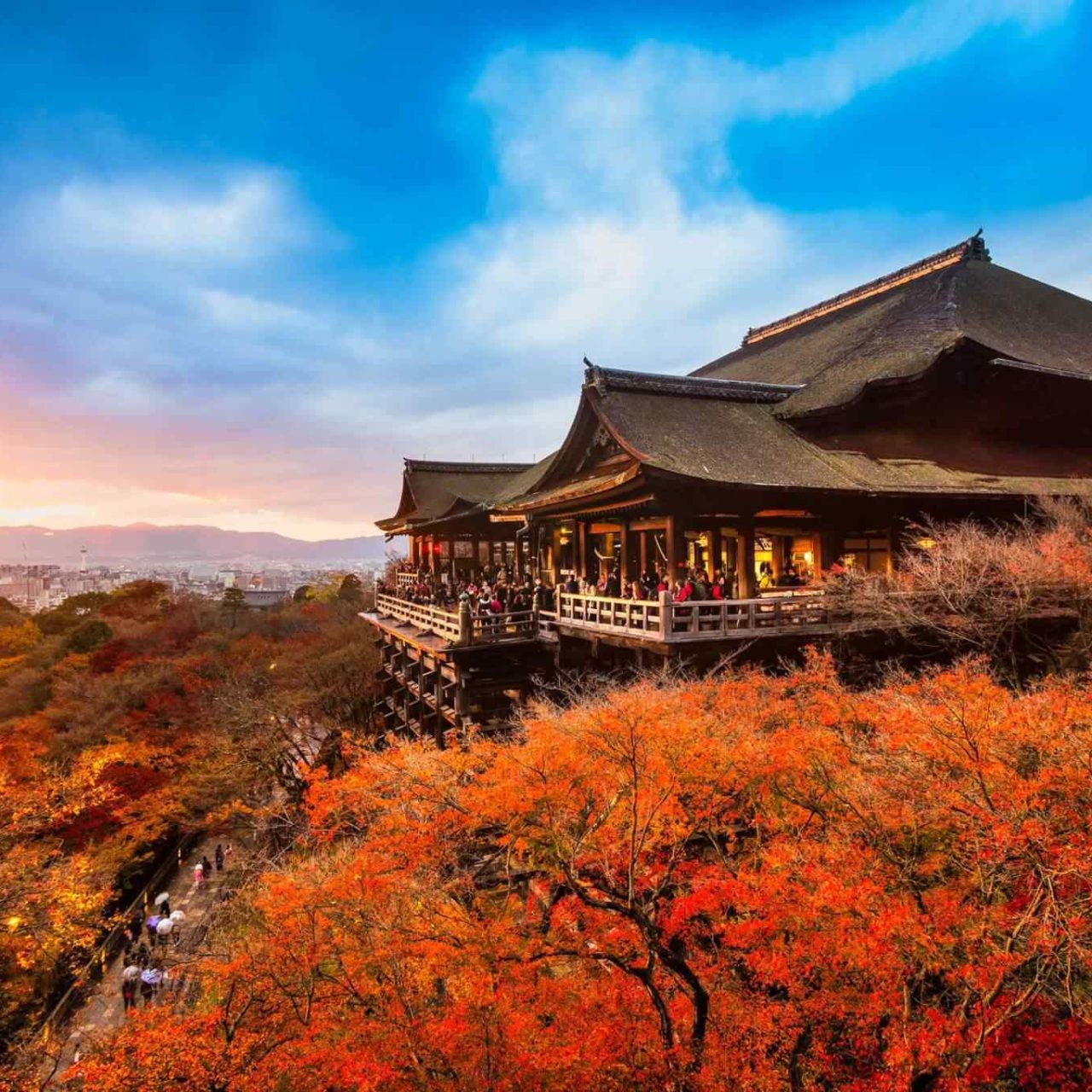 https://2host.app/wp-content/uploads/2018/09/destination-kyoto-01-1280x1280.jpg