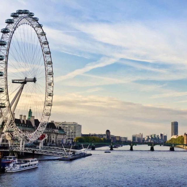 https://2host.app/wp-content/uploads/2018/09/destination-london-01-640x640.jpg